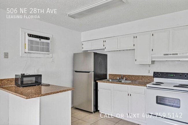 Building Photo - 506 NE 28th Ave