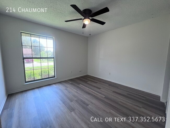 Building Photo - 214 Chaumont-