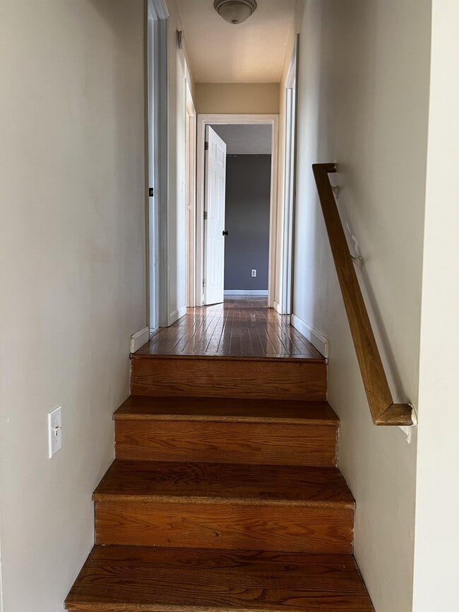 Building Photo - 28 Hershey Ct