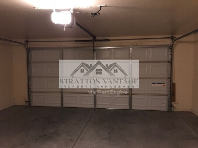 Building Photo - 12525 W Rosewood Ln