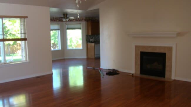 Building Photo - 1507 Anny Dr W