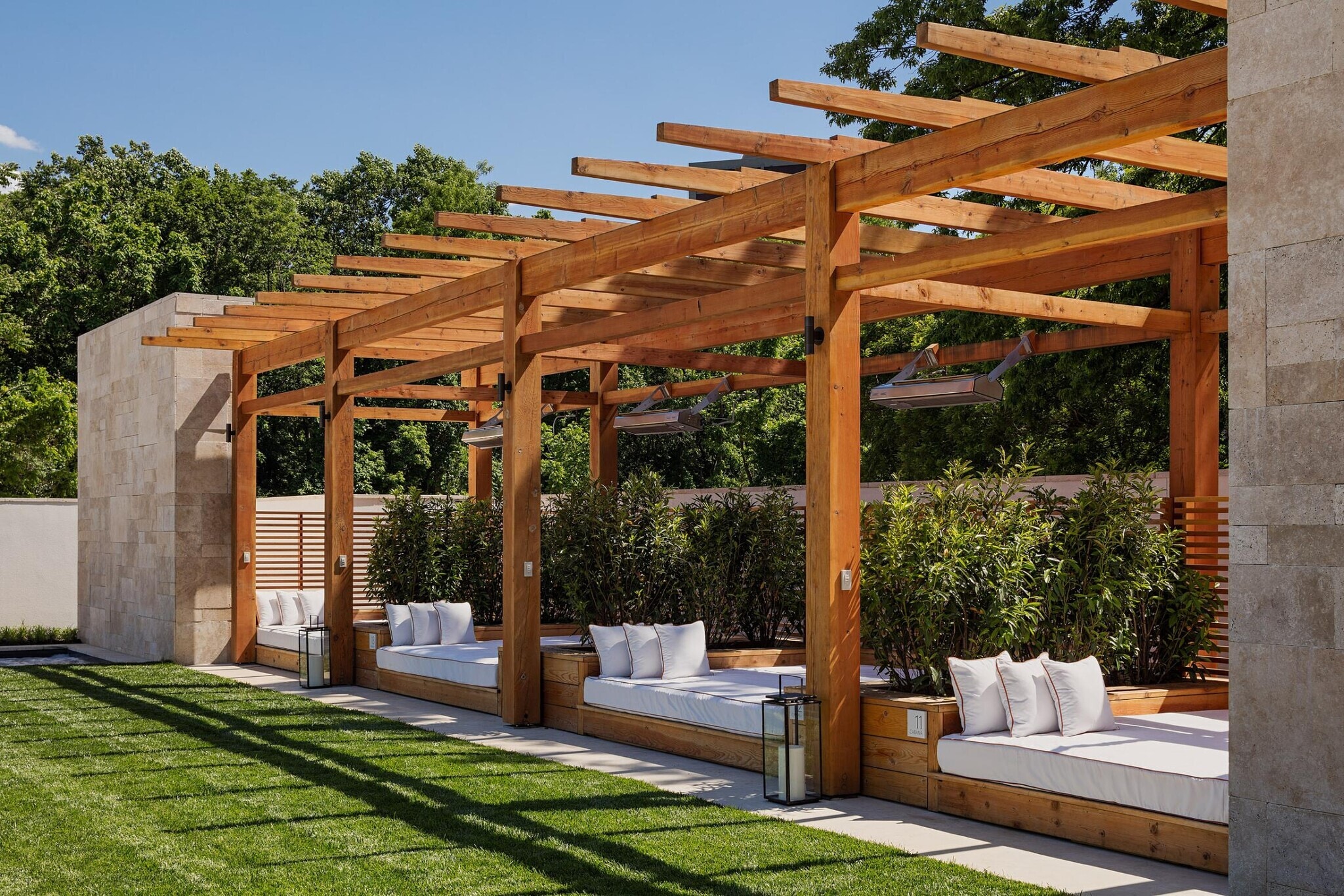 Pool Deck - 3900 City Ave