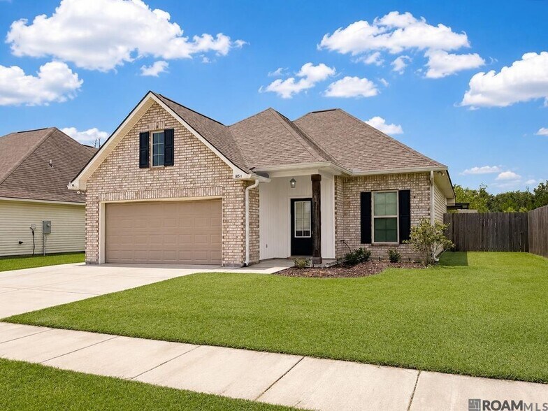 Building Photo - 18311 Terraceside Dr