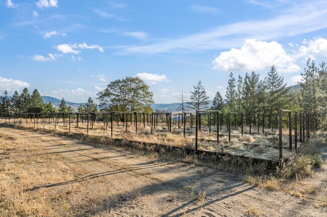 Building Photo - 1756 Tolman Creek Rd