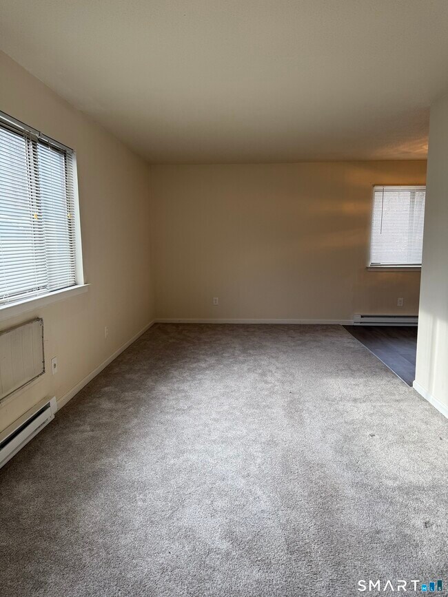 Building Photo - 343 King Street