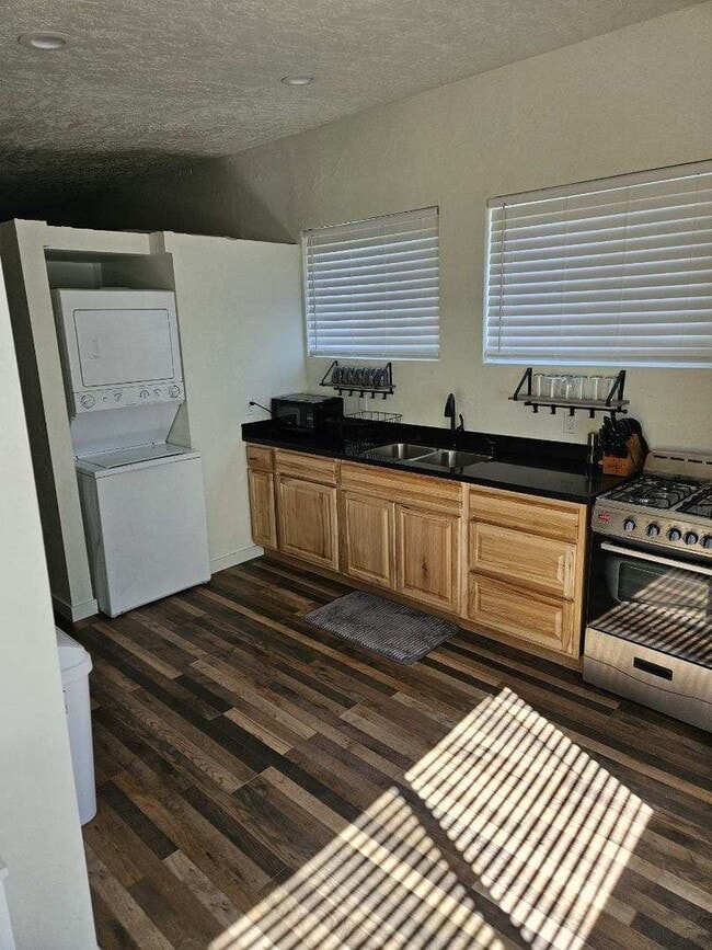 Building Photo - SAM 1718