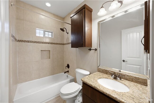 Building Photo - 1807 S Villa Real Dr