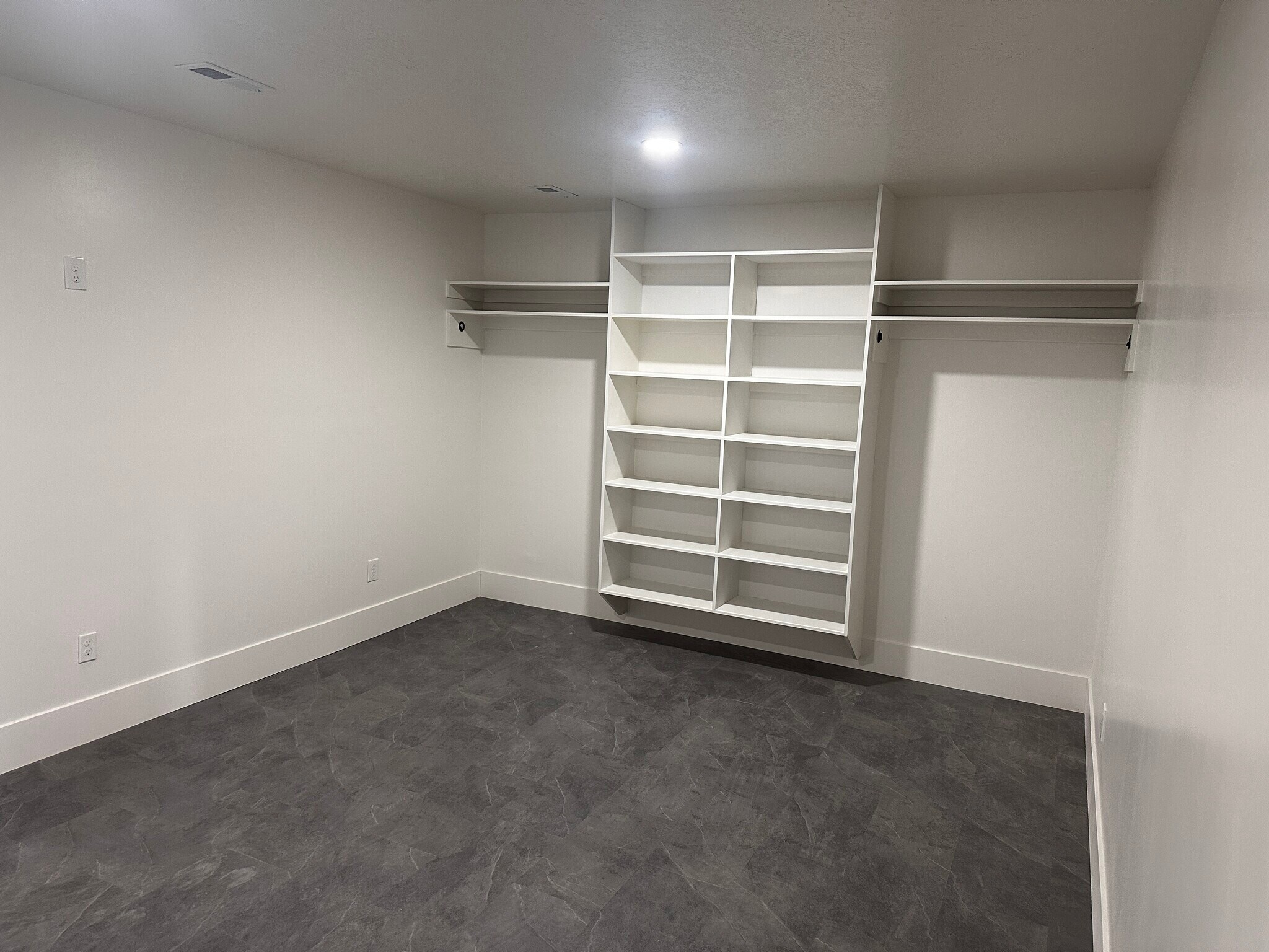 Building Photo - 9476 N Timpanogos Cv