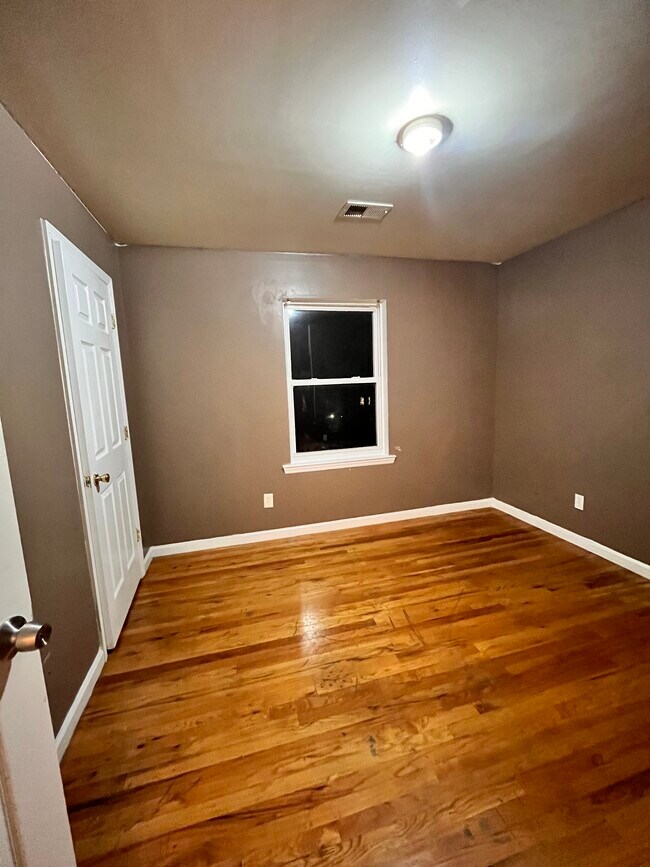 Building Photo - 318 Magnolia Ave