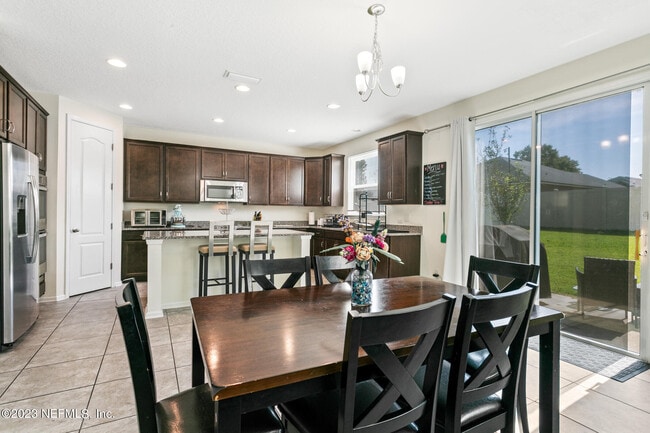 Building Photo - 3315 Ridgeview Dr