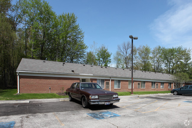 Building Photo - Lake Vistas Apartments