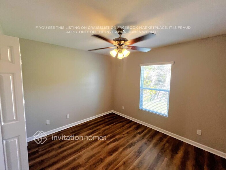 Building Photo - 2407 SE Melon Ct