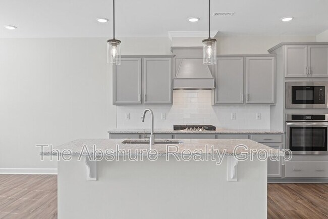Building Photo - 35 Village Edge Dr
