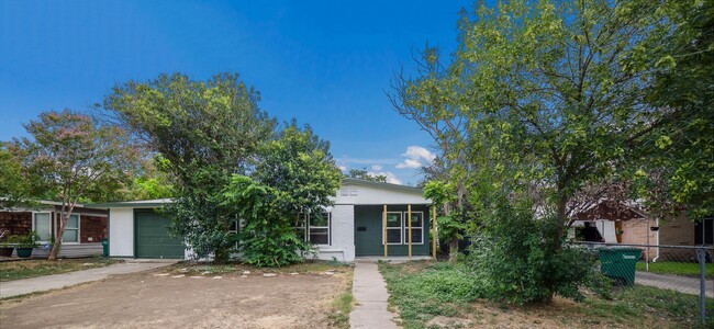 Primary Photo - 127 Antrim Dr