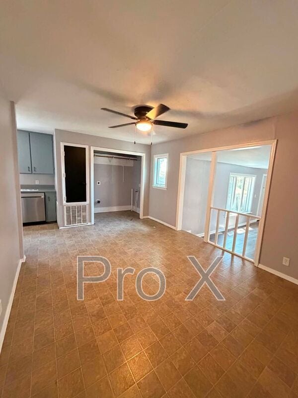 Building Photo - 3414 Oak Ridge Dr