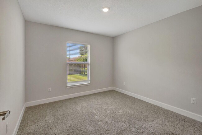 Building Photo - 6775 NW Abigail Ave