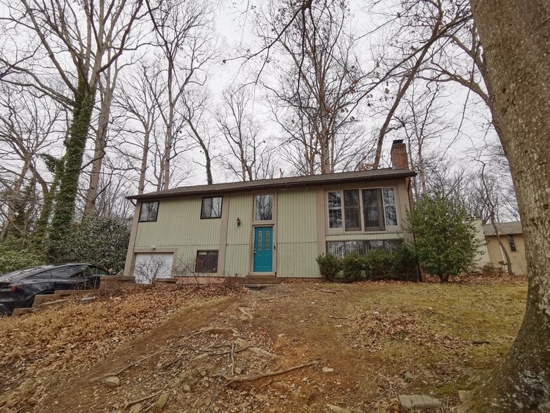 Building Photo - 9485 Good Lion Rd