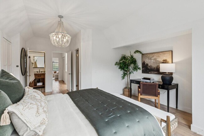 Building Photo - 93 Ashford Ave