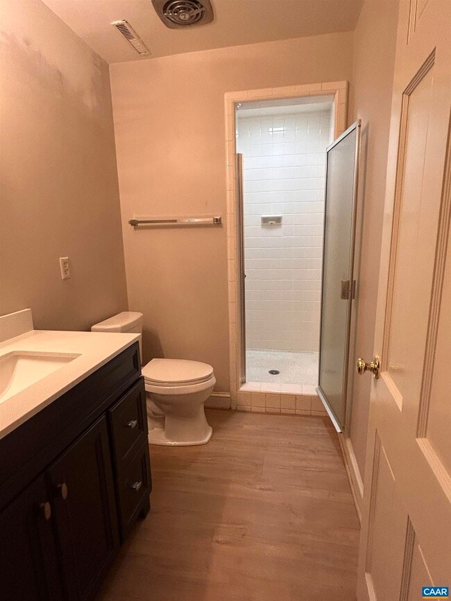 Building Photo - 214 Montvue Dr