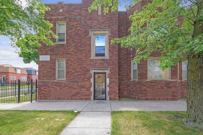 Building Photo - 4230-38 Michigan