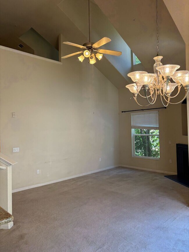 Building Photo - Modern Comfort in West Sacramento – 2 Bed,...