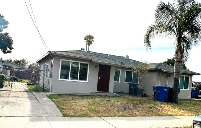 Primary Photo - 652 Claydelle Ave