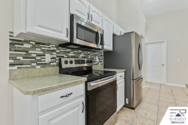 Building Photo - 59 Woodlawn Dr