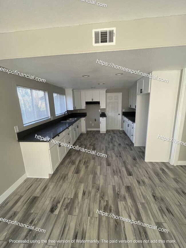 Building Photo - Nice Home For Rent