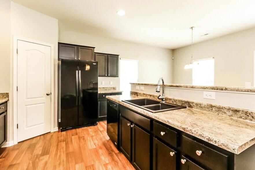 Building Photo - 1108 Black Diamond Dr
