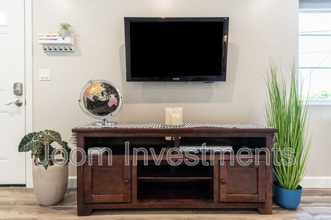 Building Photo - 1668 Bellford Ave