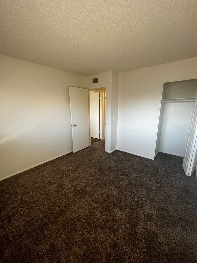 Building Photo - Chandler Townhome for rent!