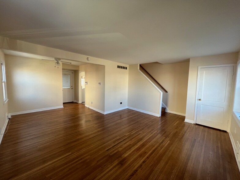 Building Photo - 819 Quade St
