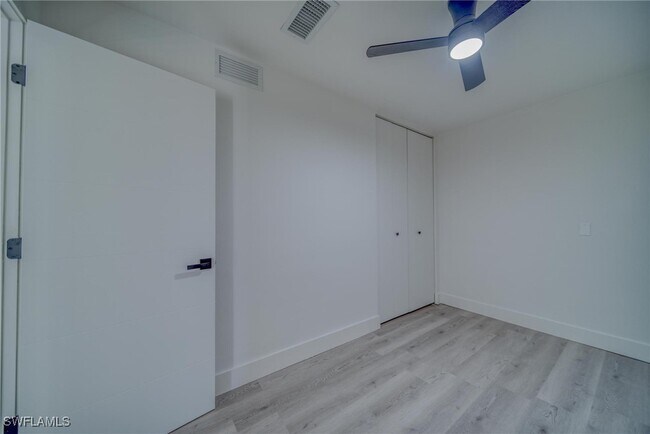 Building Photo - 5150 York Ct
