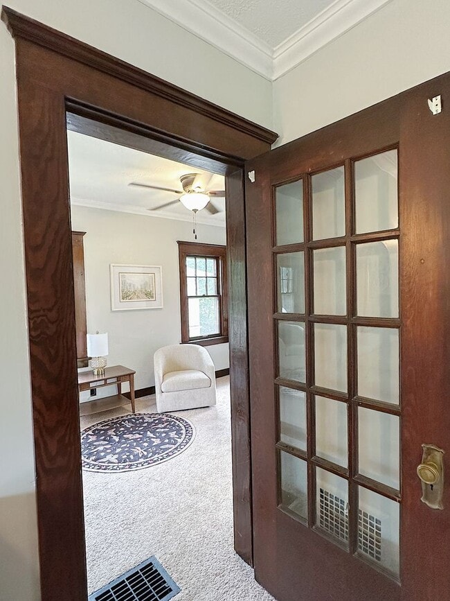 Building Photo - Charming Furnished 3BR/2BA Duplex in Histo...