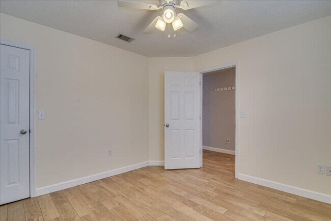 Building Photo - 969 Cammaron Way