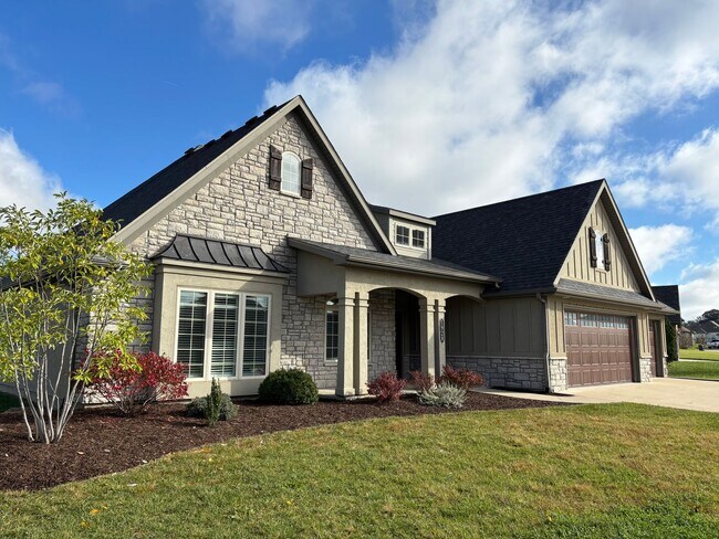 Building Photo - Single Family Home - Available For Rent in Old Hawthorne!