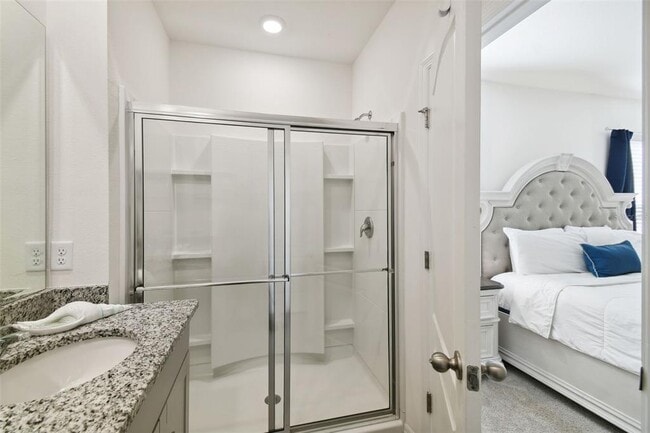 Building Photo - 7704 Oakmoss Loop