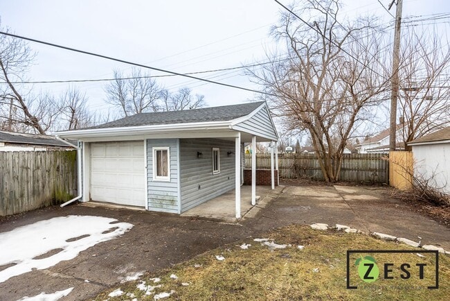 Building Photo - OPEN HOUSE-DECEMBER 18TH! 3PM-3:30PM! WELCOME HOME!!!!