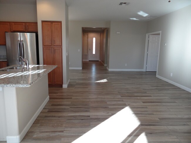 Building Photo - 10331 W Carlota Ln
