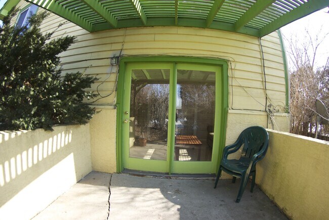 Building Photo - 1703 Kosola Ave