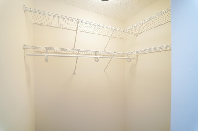 Building Photo - 2660 SW 22nd Ave