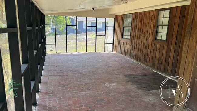 Building Photo - 416 Pinehurst Pl