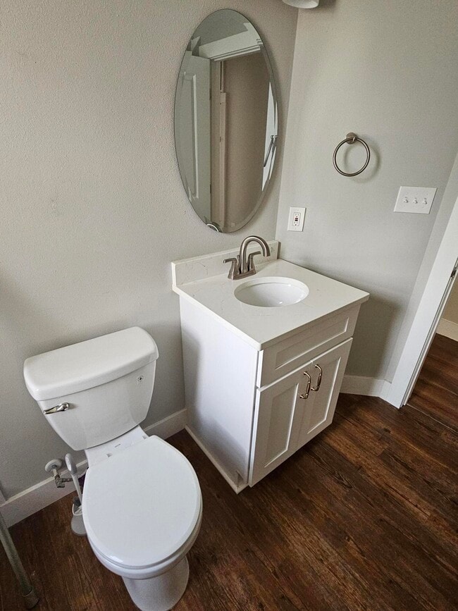 Building Photo - 4 W De Soto St