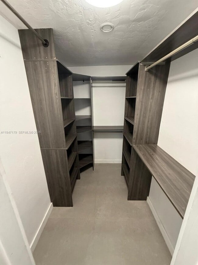 Building Photo - 6891 Scott St