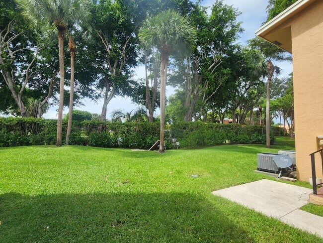 Building Photo - 6013 10th Ave N