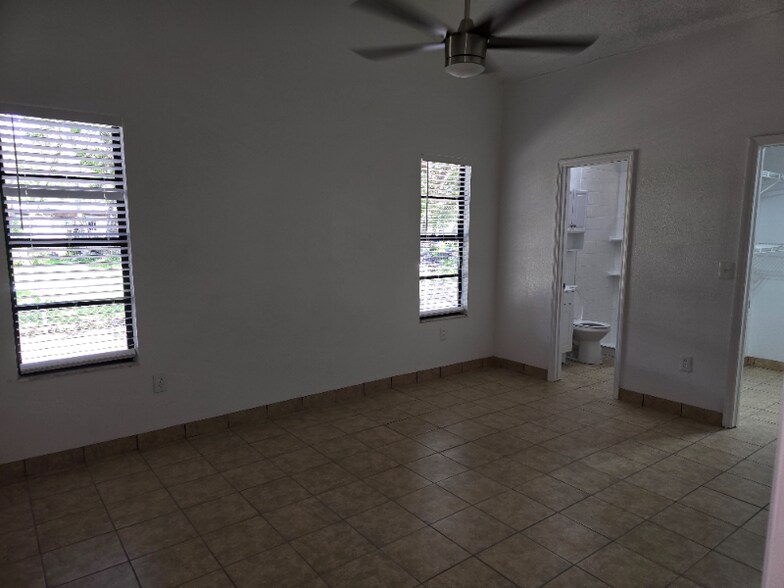 Building Photo - 5912 Orange Grove Ave