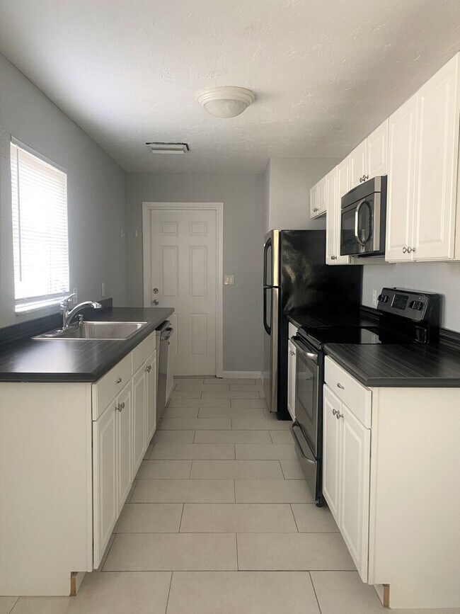 Building Photo - 5219 17th Ave S