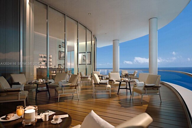 Building Photo - 15701 Collins Ave