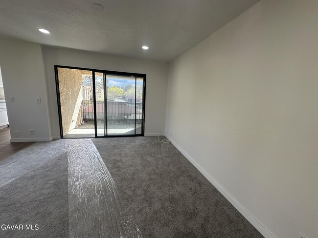 Building Photo - 2554 Olive Dr