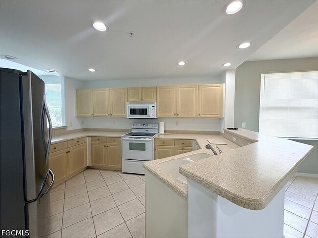 Building Photo - 4013 Palm Tree Blvd